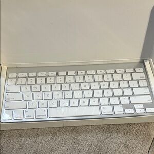 Apple White Wireless Keyboard
